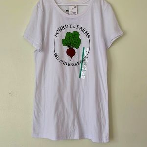 The Office Schrute farms bed and breakfast tee ripple junction size m